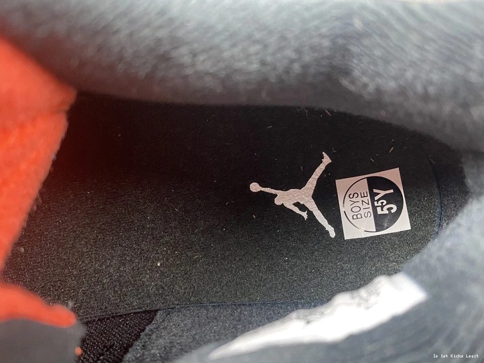 CT8527-016 4 Red Thunder Air Jordan 0906